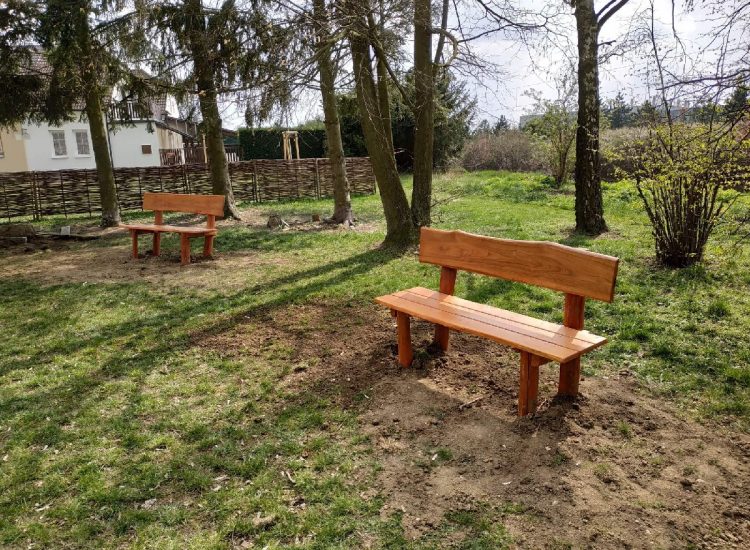 realizace projektu park Pohorská Přeštice masivní dřevěné lavičky Kamil Talíř Dřevěné zahrady